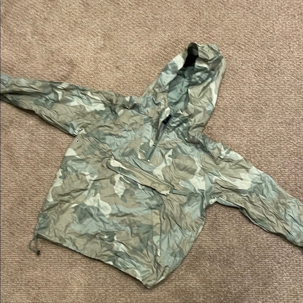 GAP Green Camo Packable Pouch